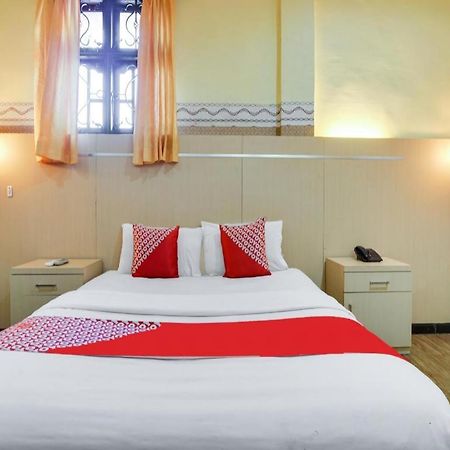 Oyo 1140 Hotel Tresya Tanjung Balai Tanjungbalai Exterior photo