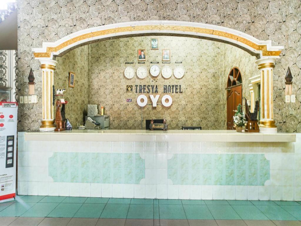 Oyo 1140 Hotel Tresya Tanjung Balai Tanjungbalai Exterior photo